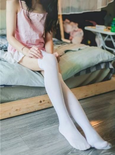 男女边摸边吃奶边做视频免费_4K在线播放